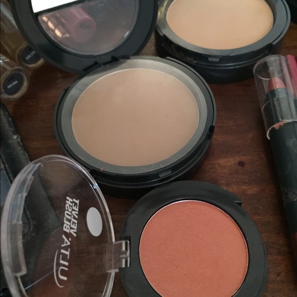 Makeup & SkinCare Bundle - Picture 6 of 8